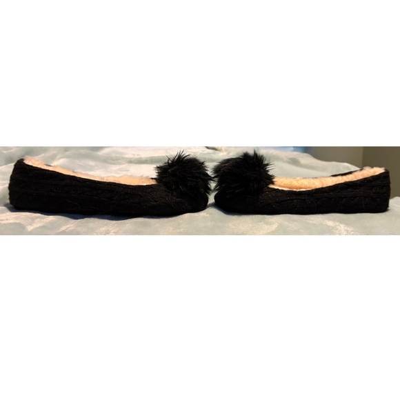 Michael Kors Black Knit Faux Fur Pom Slippers – Women’s Size 7 - Picture 3 of 7